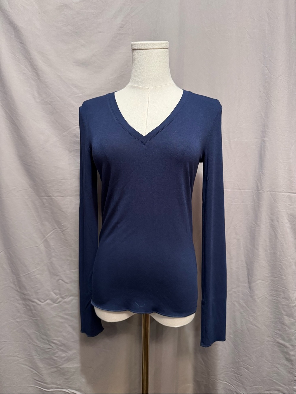 NWOT Splendid Classic V-Neck Long Sleeve Top - Size S